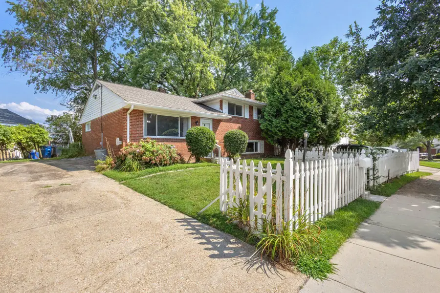10313 Conover Dr, Silver Spring, MD 20902 - #2