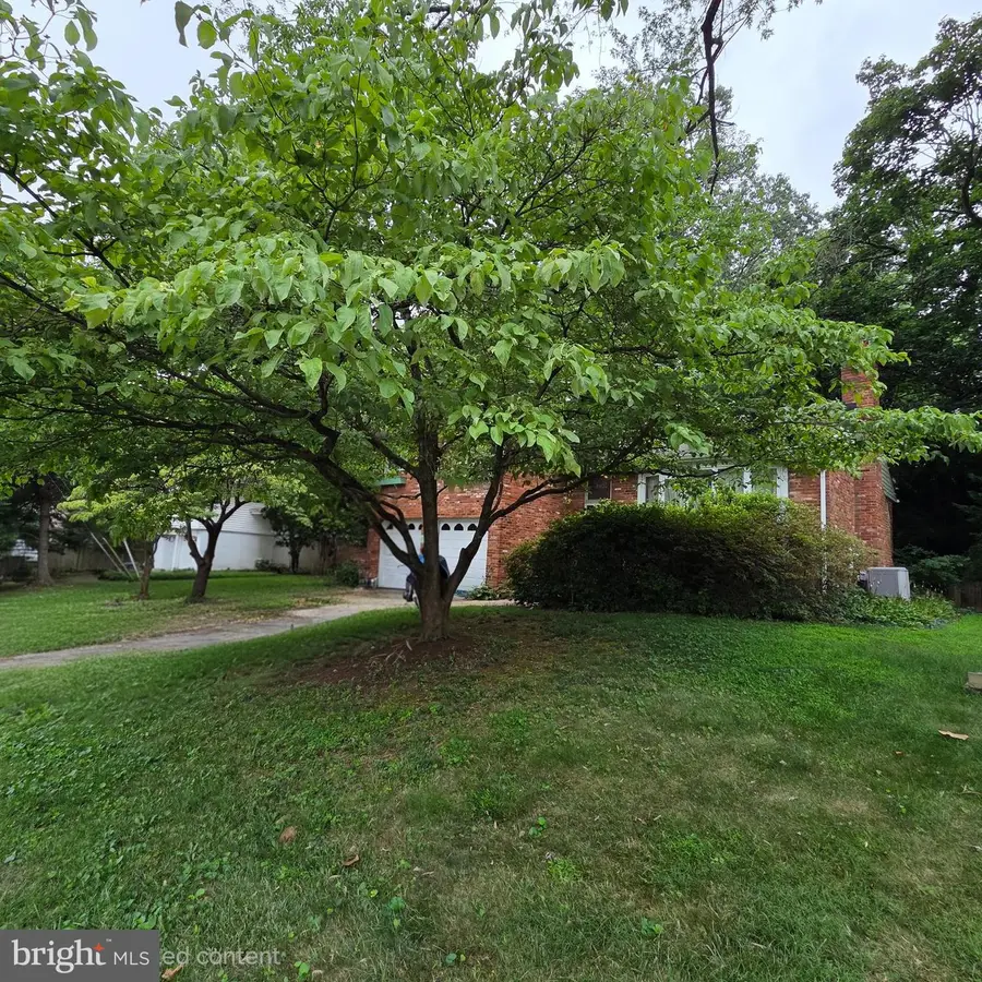 8602 Ewing Dr, Bethesda, MD 20817 - #2