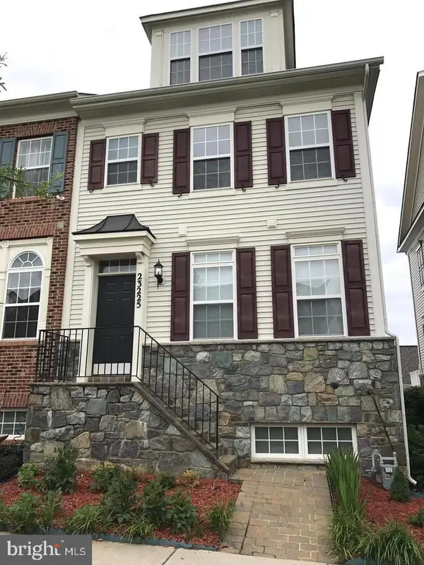 23225 Rainbow Arch Dr, CLARKSBURG, MD 20871