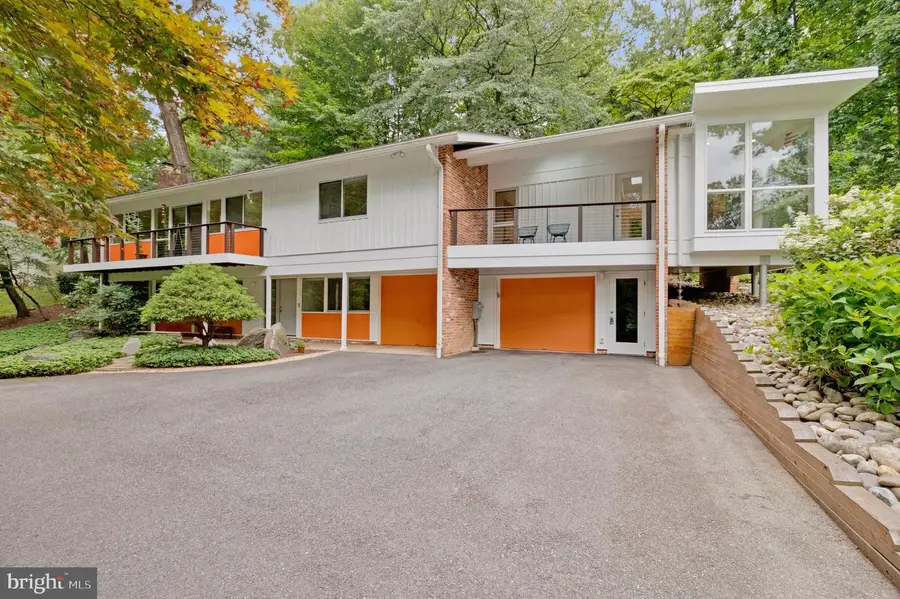 8004 Park Overlook Dr, Bethesda, MD 20817 - #2