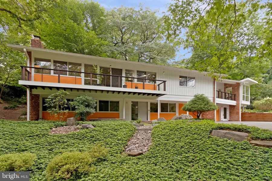 8004 Park Overlook Dr, Bethesda, MD 20817 - #3