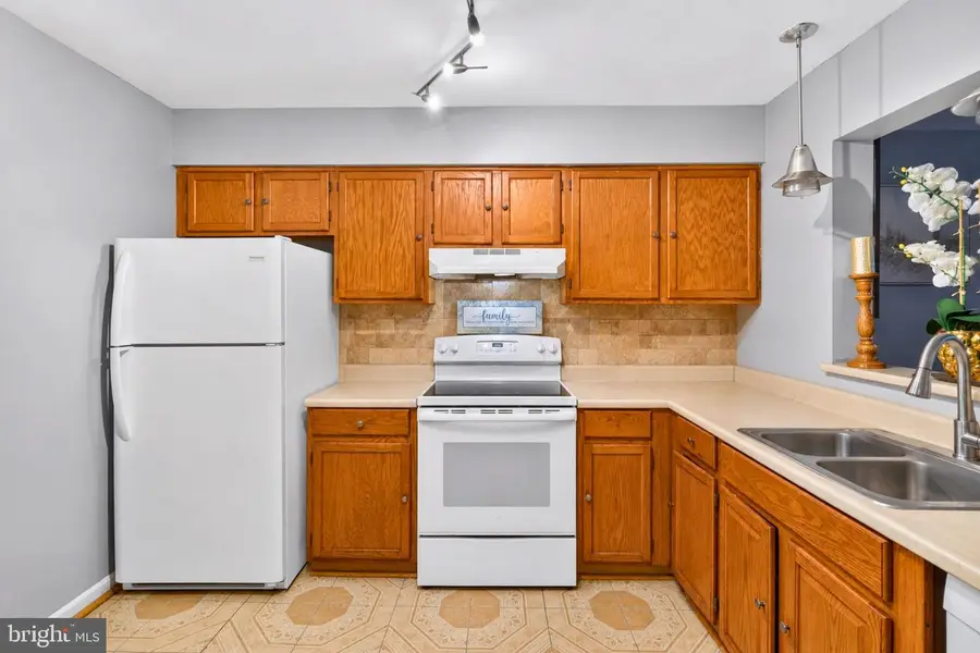 19704 Teakwood Cir #74, Germantown, MD 20874 - #3