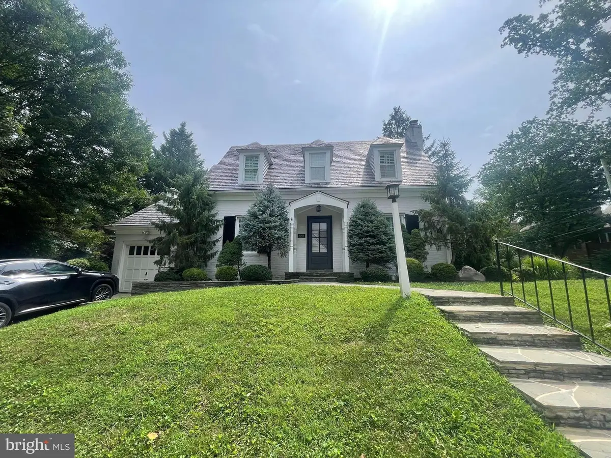 8201 Larry Pl, Chevy Chase, MD 20815 - #1