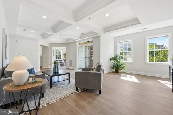 315 King Farm Blvd #301, ROCKVILLE, MD 20850