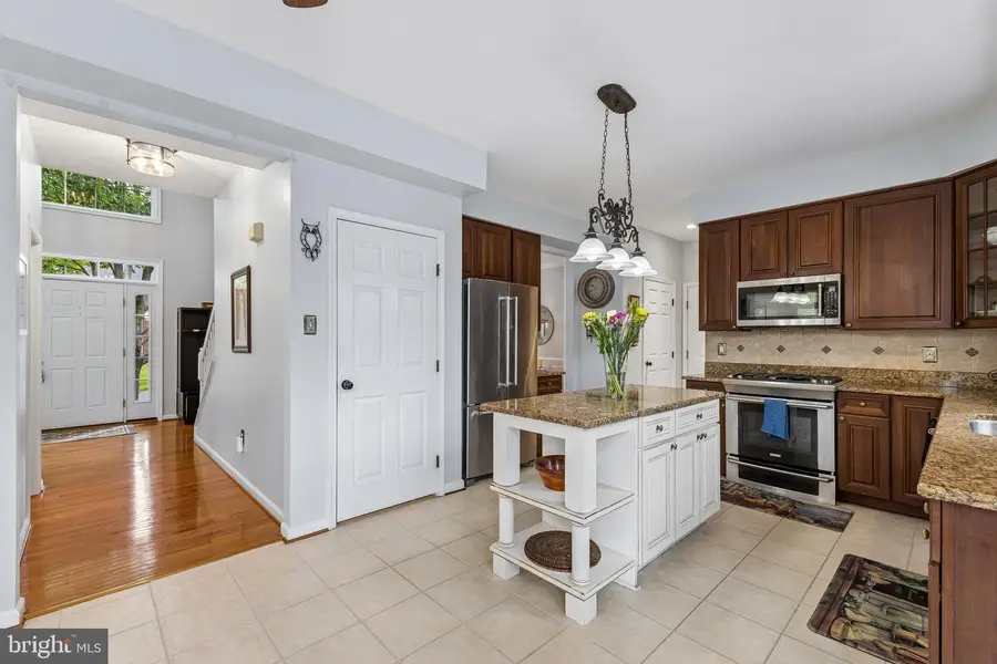 8 Winding Oak Ct, Olney, MD 20832 - #3