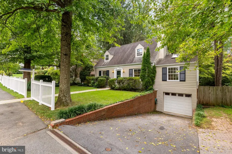 5806 Wilson Ln, Bethesda, MD 20817 - #2