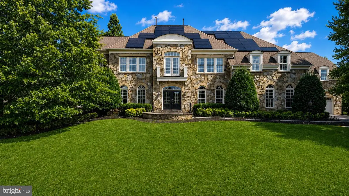 12600 Hill Creek Ln, Potomac, MD 20854 - #1
