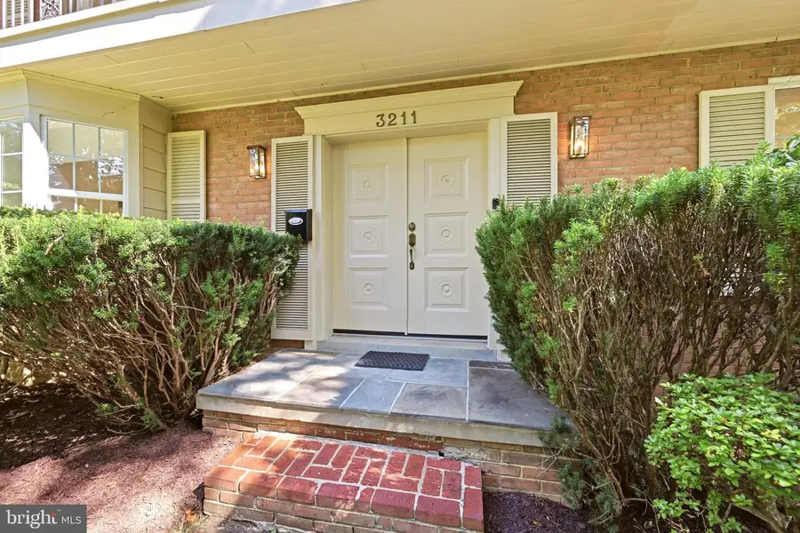 3211 Farmington Dr, Chevy Chase, MD 20815 - #2