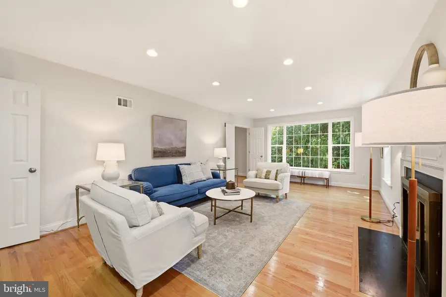 3211 Farmington Dr, Chevy Chase, MD 20815 - #3