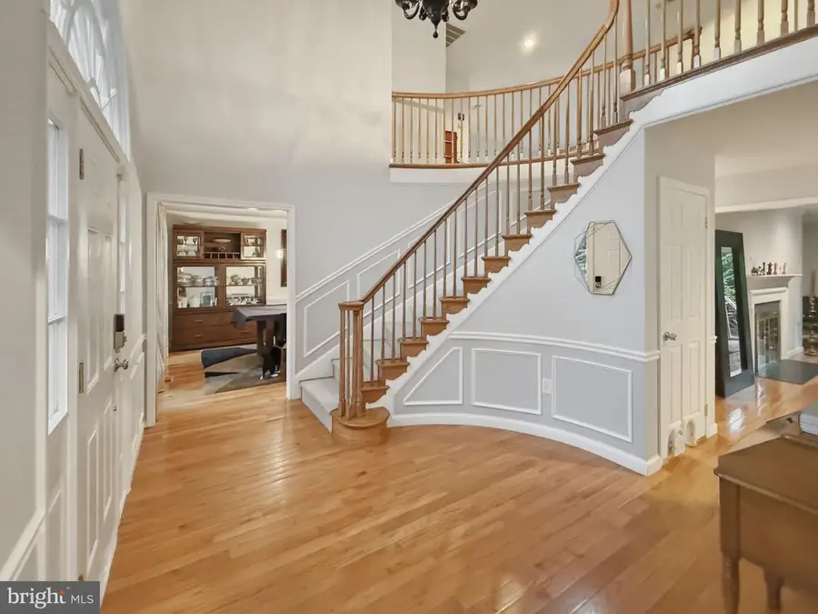 9213 Mistwood Dr, Potomac, MD 20854 - #2
