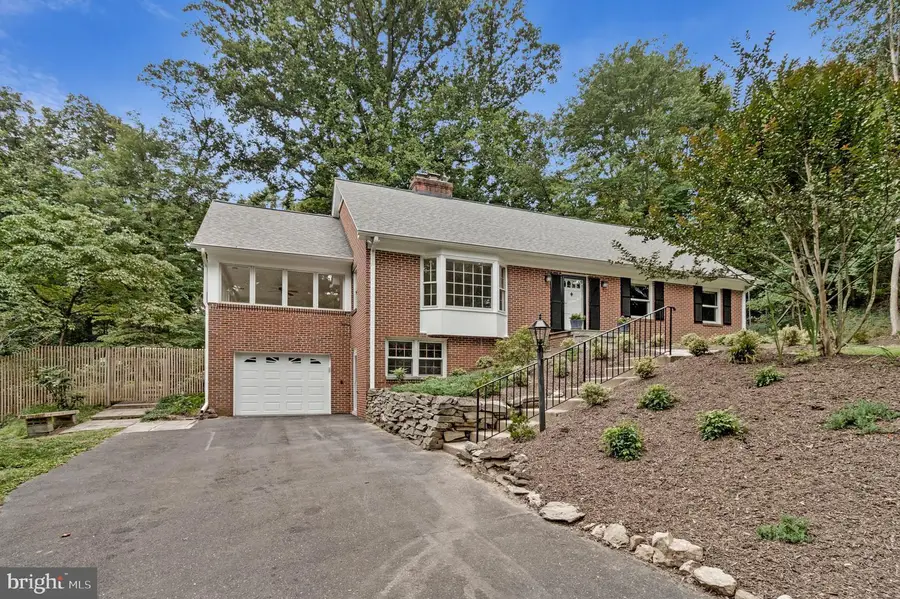 2213 Apple Tree Ln, Silver Spring, MD 20905 - #2