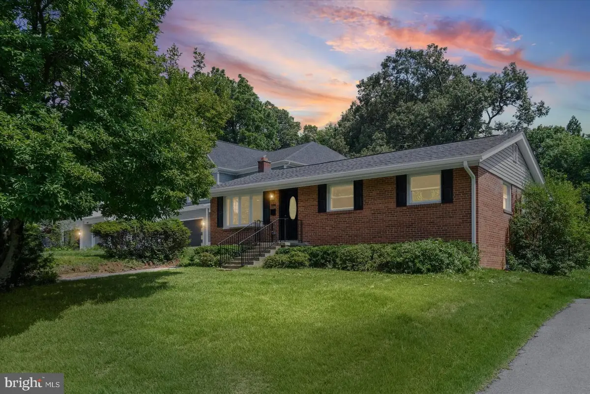 11305 Mapleview Dr, Silver Spring, MD 20902 - #1