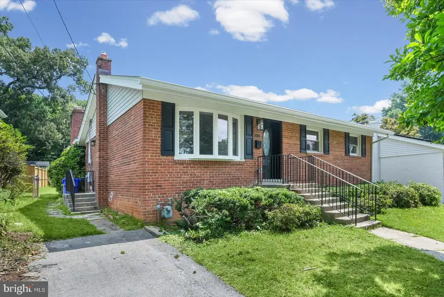 11305 Mapleview Dr, Silver Spring, MD 20902 - #2