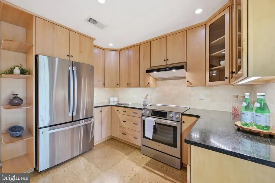 10908 Wickshire Way #f-5, Rockville, MD 20852 - #3