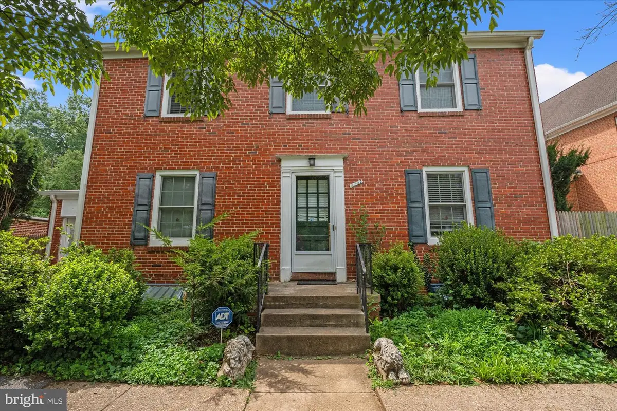 5702 Maiden Ln, Bethesda, MD 20817 - #1