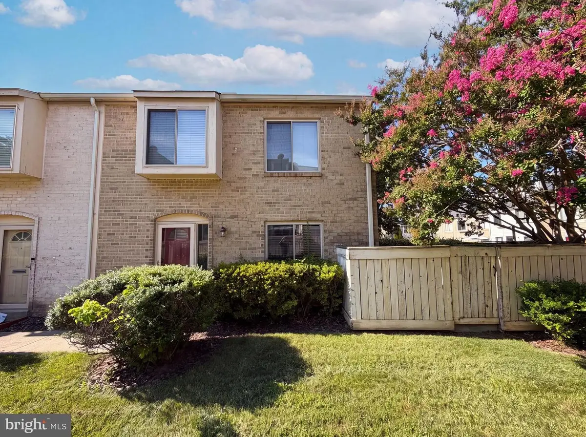 9983 Ridgeline Dr, Montgomery Village, MD 20886 - #1