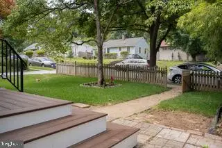1229 Simmons Dr, Rockville, MD 20851 - #3