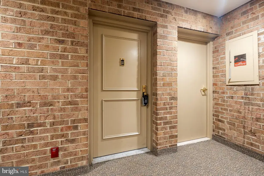 11415 Commonwealth Dr #204, Rockville, MD 20852 - #2