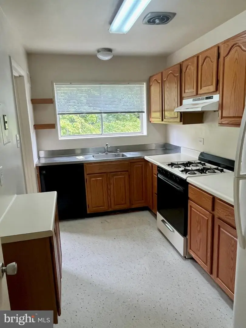 10625 Montrose Ave #204, Bethesda, MD 20814 - #3