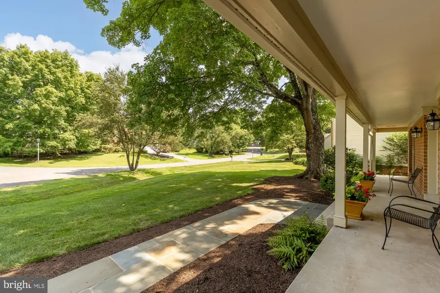 12428 Goldfinch Ct, Potomac, MD 20854 - #2