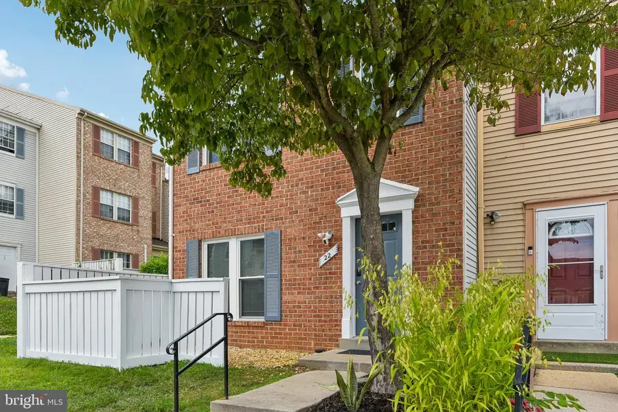 22 Appledowre Ct #49, Germantown, MD 20876 - #3