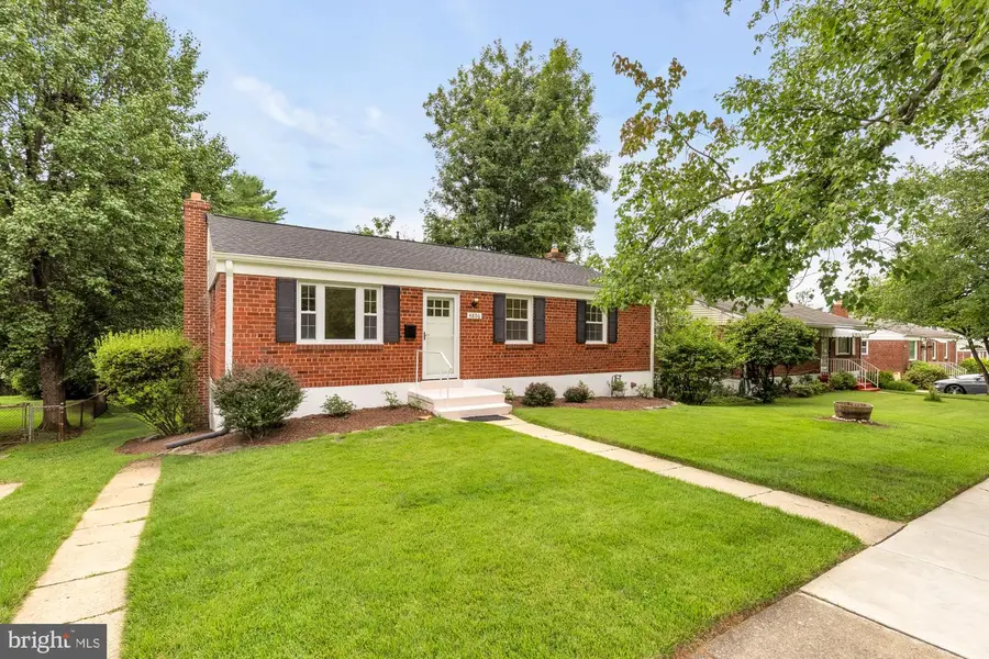 4806 Topping Rd, Rockville, MD 20852 - #2