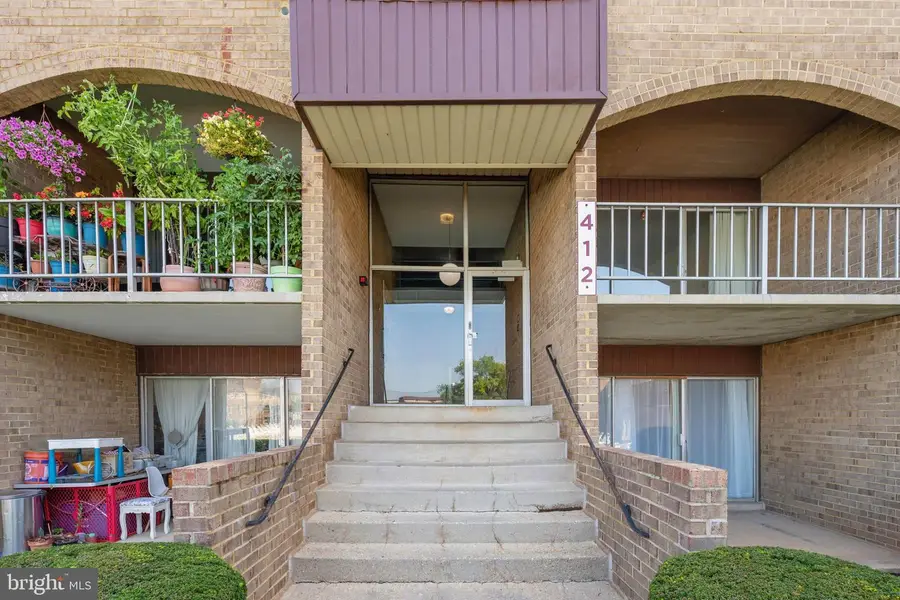 412 Girard St #204, Gaithersburg, MD 20877 - #3