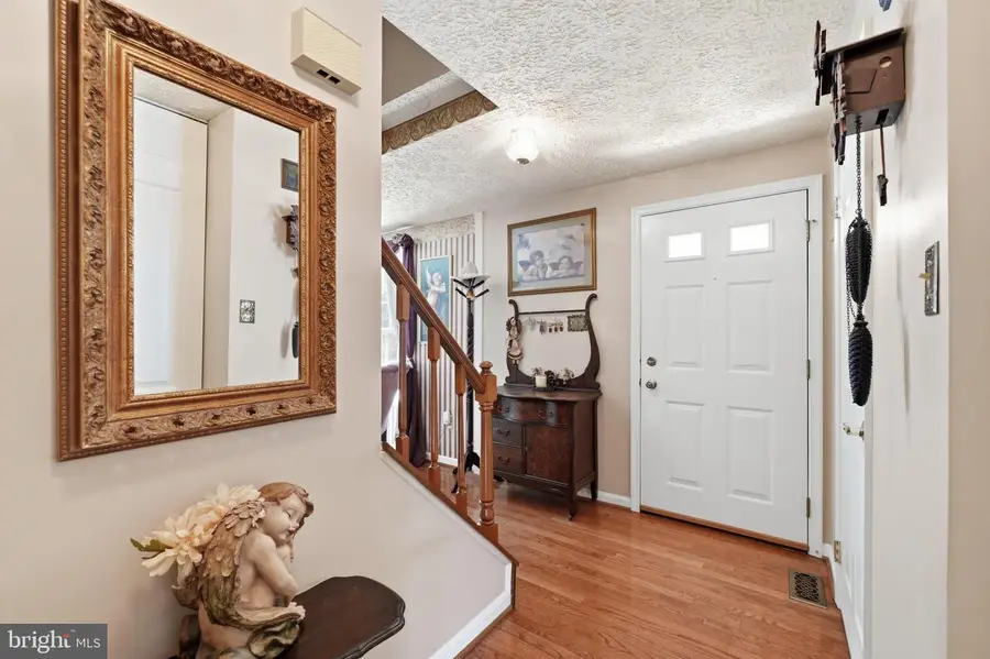 13 Warrior Brook Ct, Germantown, MD 20874 - #3