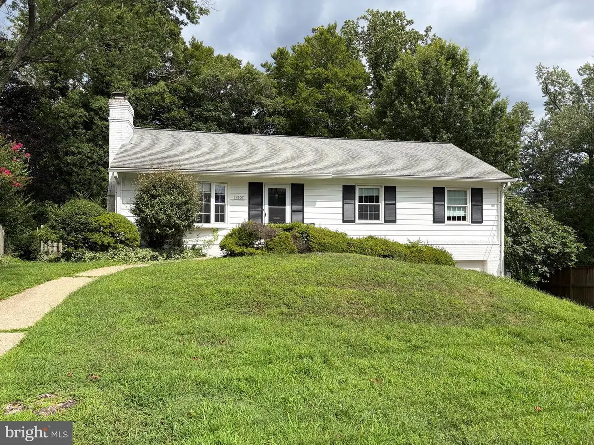 9507 Cable Dr, Kensington, MD 20895 - #1