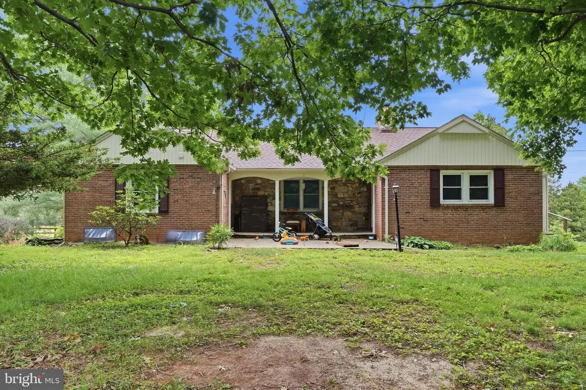 20801 New Hampshire Ave, Brookeville, MD 20833 - #1