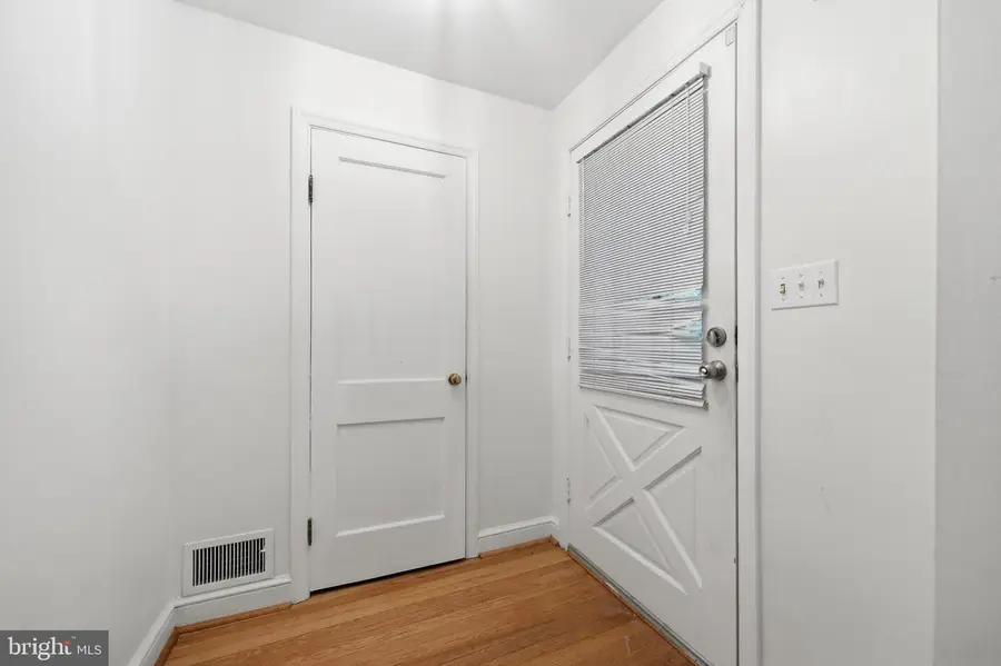 20801 New Hampshire Ave, Brookeville, MD 20833 - #3