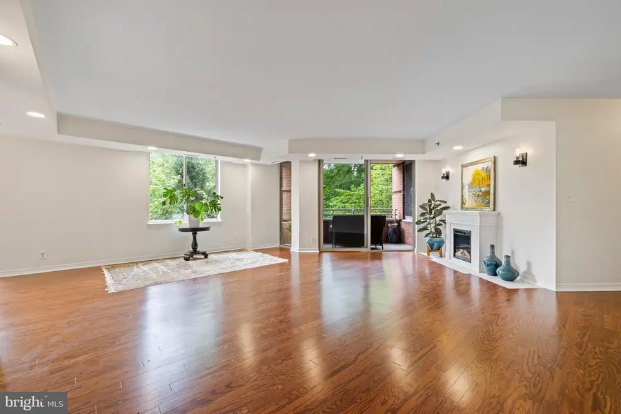 5809 Nicholson Ln #103, Rockville, MD 20852 - #3