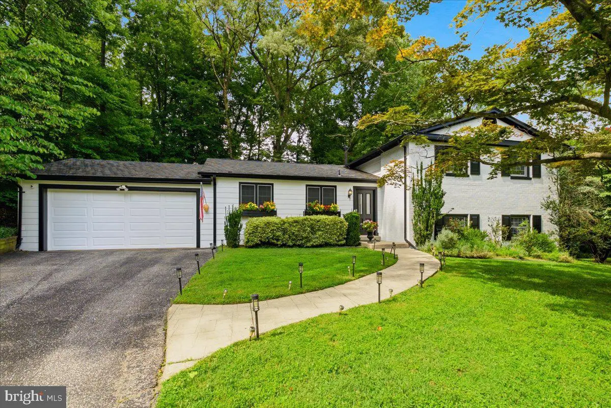8906 Transue Dr, Bethesda, MD 20817 - #1