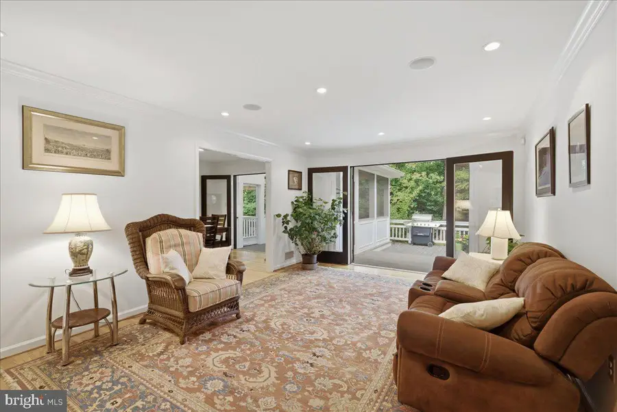 8906 Transue Dr, Bethesda, MD 20817 - #3