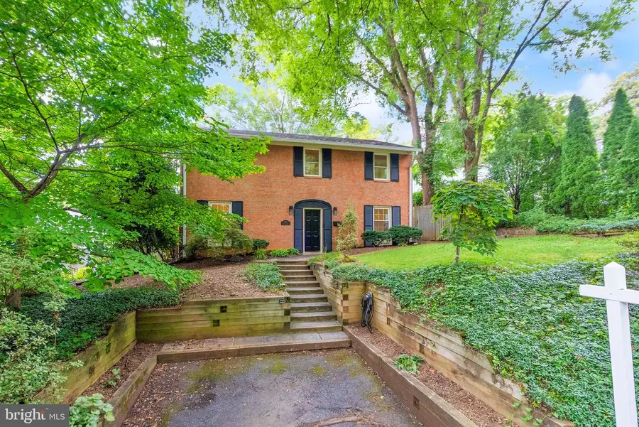 6010 Benalder Dr, Bethesda, MD 20816 - #2