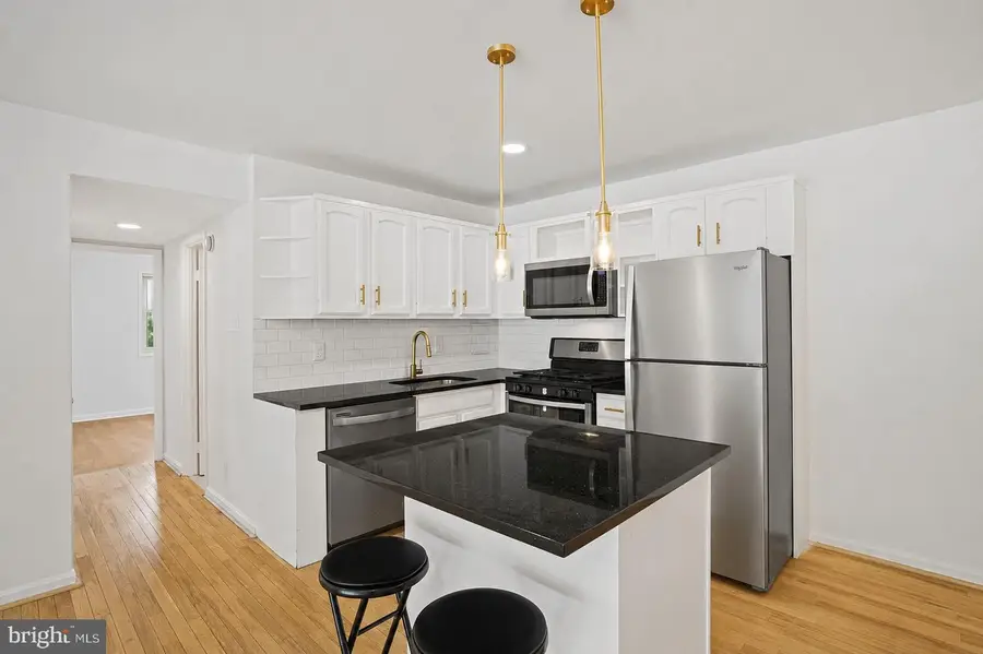 180 Talbott St #104, Rockville, MD 20852 - #2