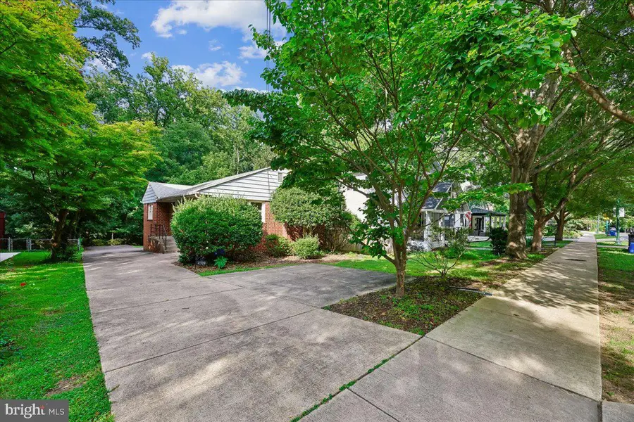 4509 Strathmore Ave, Garrett Park, MD 20896 - #2