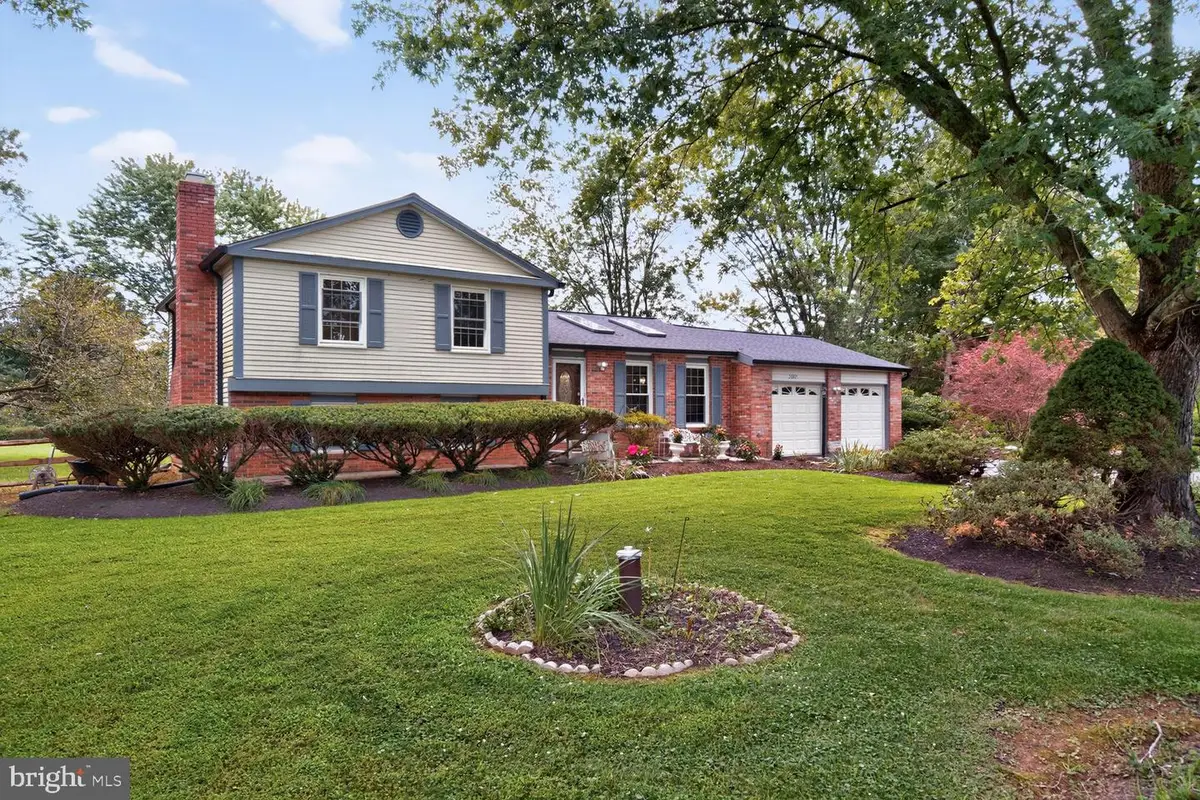 22621 Griffith Dr, Gaithersburg, MD 20882 - #1