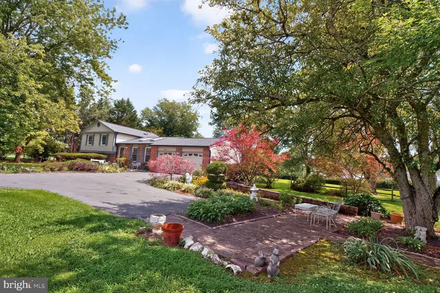 22621 Griffith Dr, Gaithersburg, MD 20882 - #2