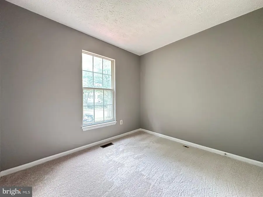 20527 Lowfield Dr, Germantown, MD 20874 - #2