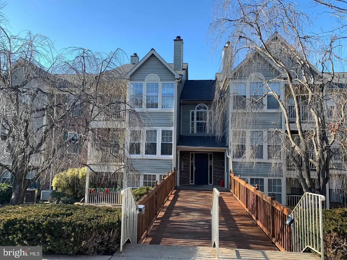 13107 Briarcliff Ter #211, Germantown, MD 20874 - #1