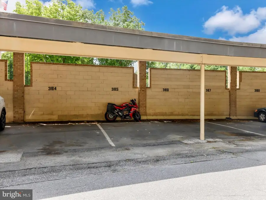 126 Monroe St #126-12, Rockville, MD 20850 - #3