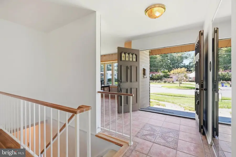 4401 Bestor Dr, Rockville, MD 20853 - #3