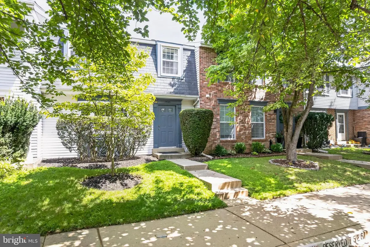 7525 Weatherby Dr, Rockville, MD 20855 - #1