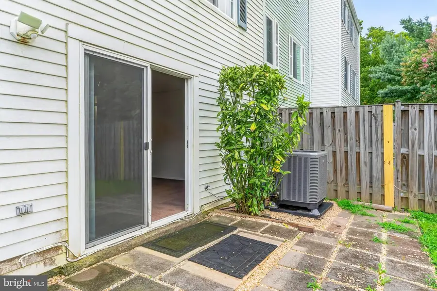 7525 Weatherby Dr, Rockville, MD 20855 - #2