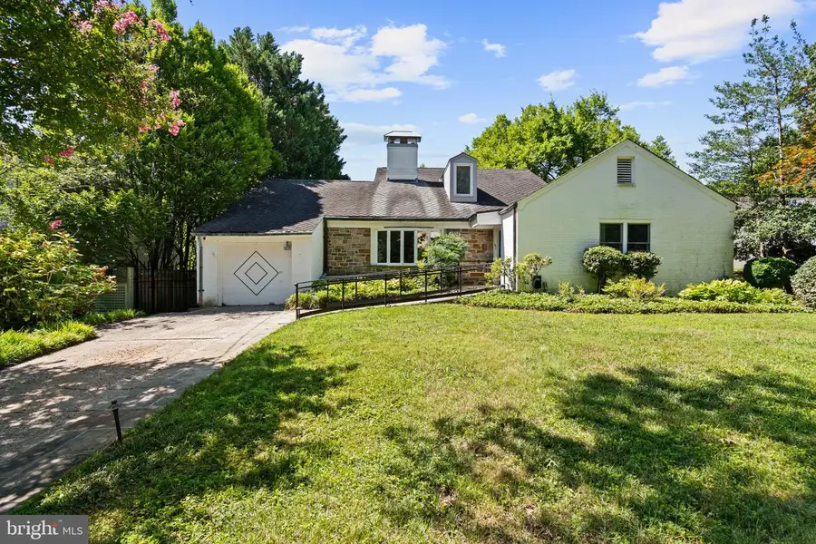 4702 Essex Ave, Chevy Chase, MD 20815 - #3