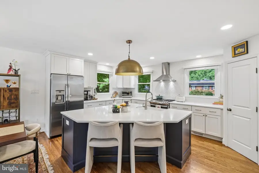 11214 Dewey Rd, Kensington, MD 20895 - #2