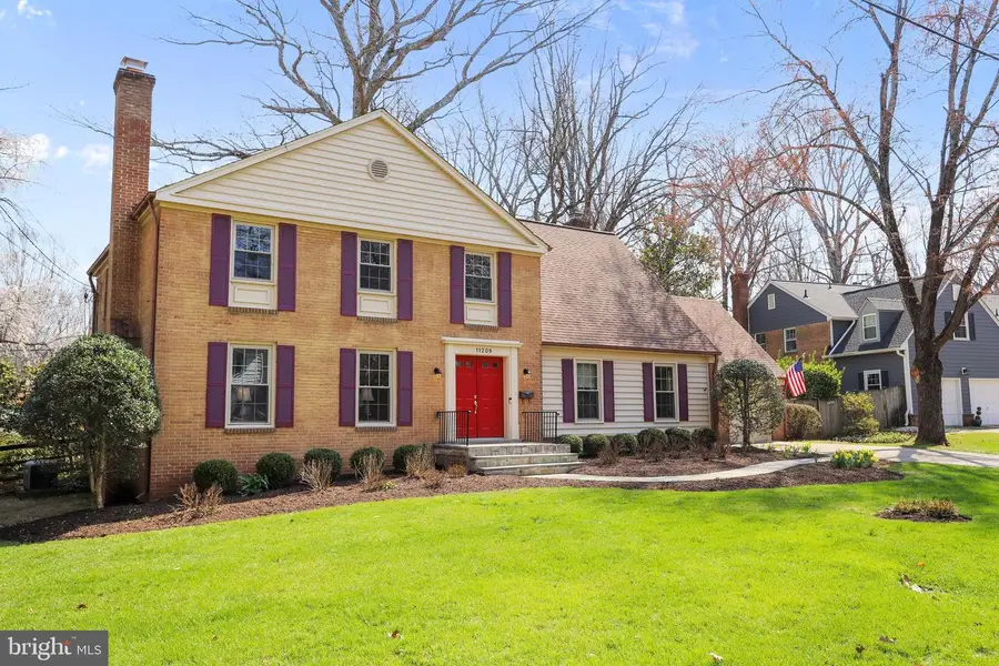 11209 Farmland Dr, Rockville, MD 20852 - #2