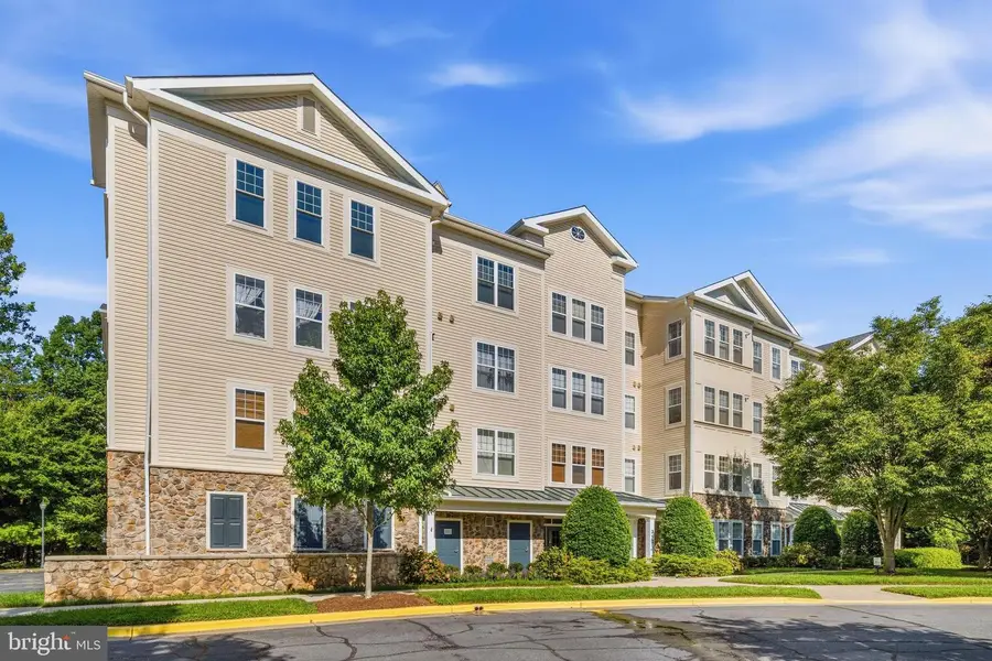 310 High Gables Dr #103, Gaithersburg, MD 20878 - #2