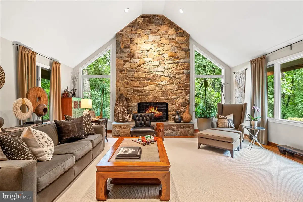 6800 Melody Ln, Bethesda, MD 20817 - #1